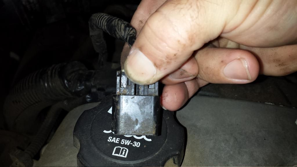 How do I disconnect wiring harness from camshaft actuator solenoid Chevy Colorado & GMC Canyon