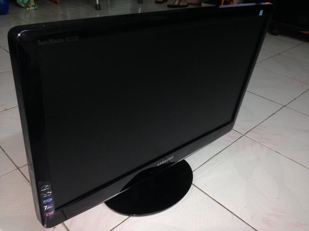 LCD Samsung B2330 Full HD hàng xách tay còn mới